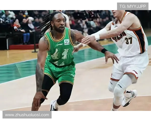 CBA莫兰德防守王篮板并列首